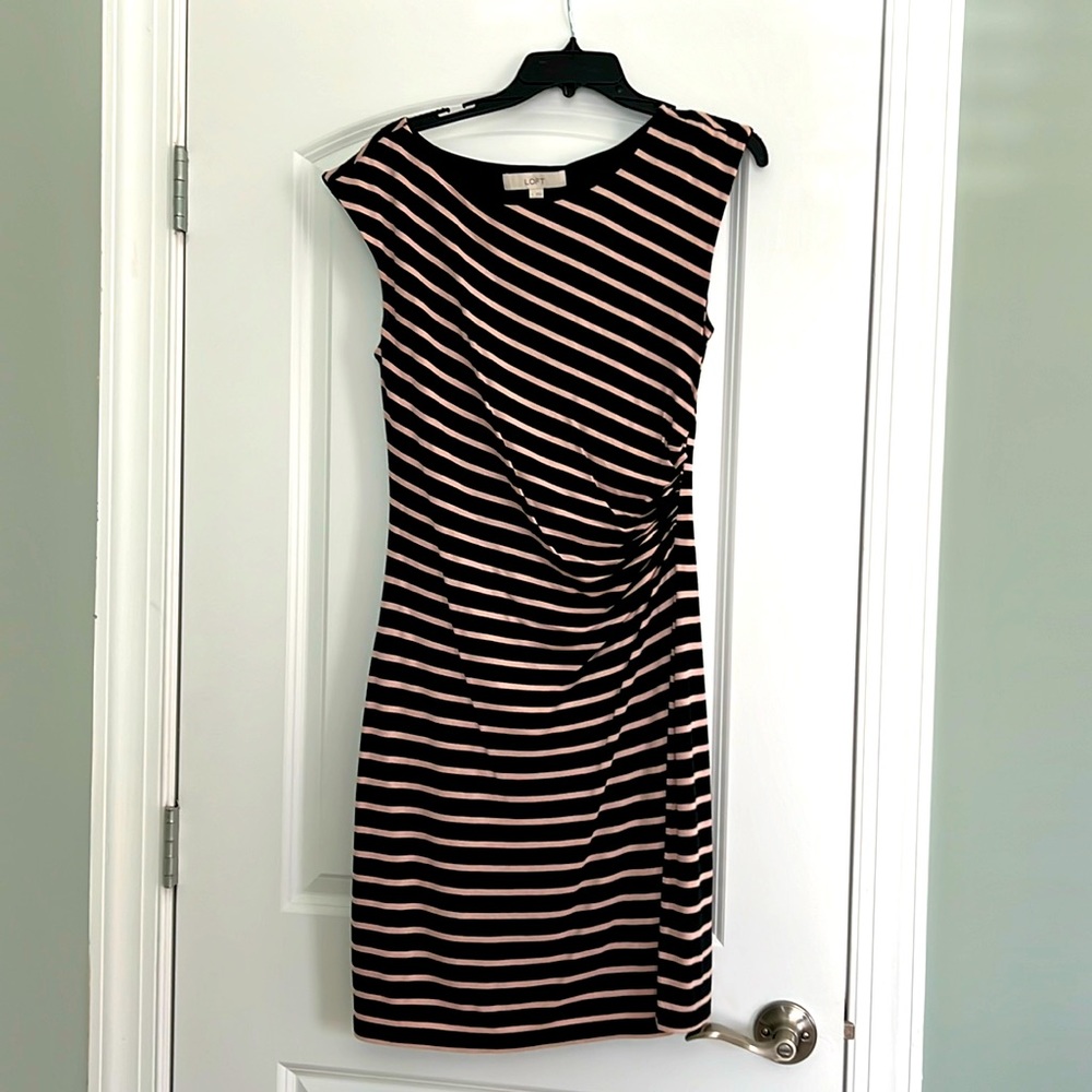 Loft flattering side cinched dress